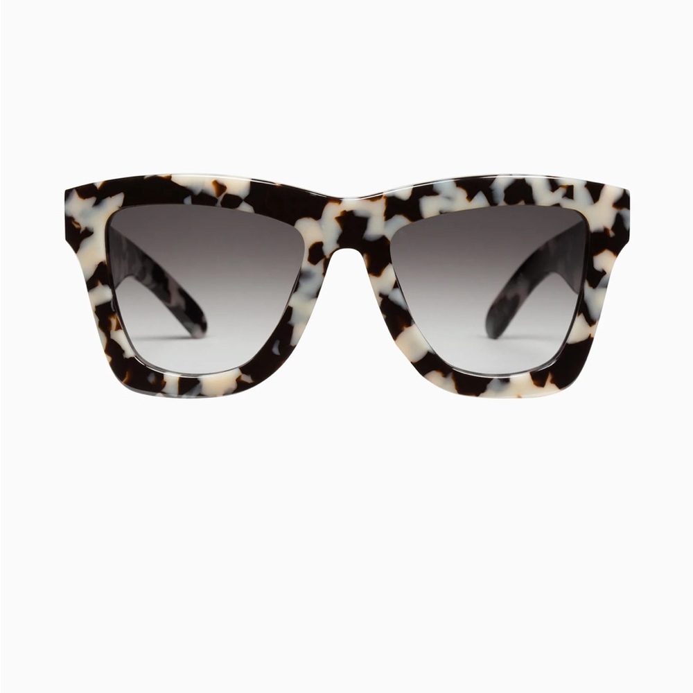 Black and white Tort polarized